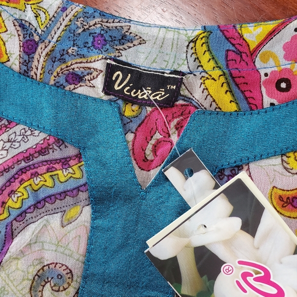 Vivāā Colorful Sheer Paisley Pullover Blouse - Picture 5 of 10